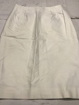Larry Levine Women&#39;s Skirt Signature White Fully Lined Stretch Skirt Size 4 - $12.38