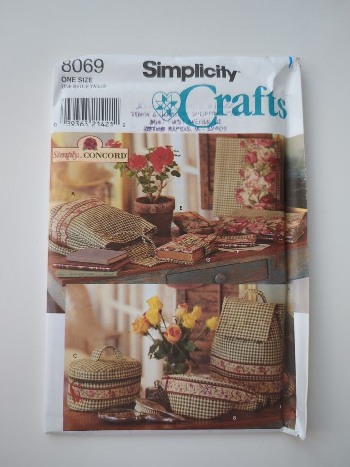 Simplicity 8069 Backpack Fannypack Cosmetic Case Covers Sewing Pattern Uncut - £9.70 GBP