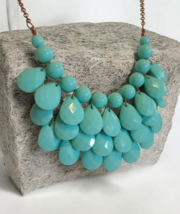 Vintage Teal Pear &amp; Round Acrylic Bead Bib Gold Tone Necklace 22in - £13.33 GBP