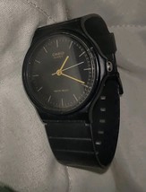 CASIO Core Black Rubber Quartz Fashion Men&#39;s Watch - $222.24 MXN