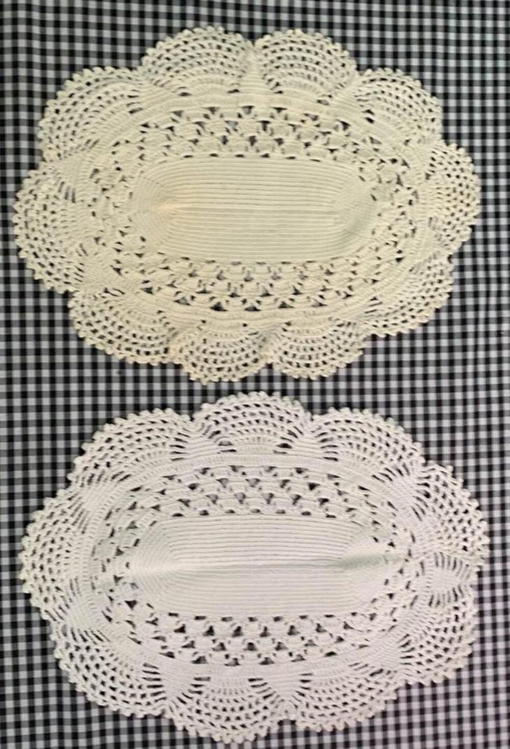 Primary image for Vintage Doily Set of 2 #7w