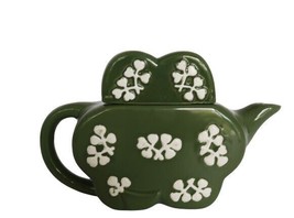 Cute 1990&#39;s green &amp; white ceramic Irish clover themed teapot - €26,23 EUR