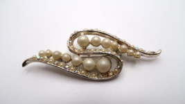 Vintage Gold Faux Pearl Iridescent Rhinestone Brooch by LT 7.3cm - £15.48 GBP