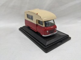 Oxford Diecast Vintage Model Red Beige RV Camper 3 1/2&quot; - £43.66 GBP
