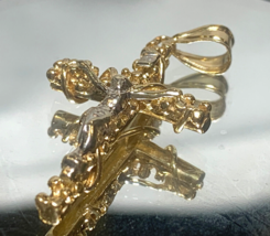 14K Yellow Gold Pendant 2.98g Fine Jewelry Cross Charm - £192.98 GBP