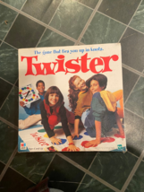 1998 Twister Board Game *Pre-Owned/Used/Damaged Box* e2 - $12.99