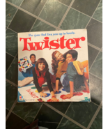 1998 Twister Board Game *Pre-Owned/Used/Damaged Box* e2 - $17.76 CAD