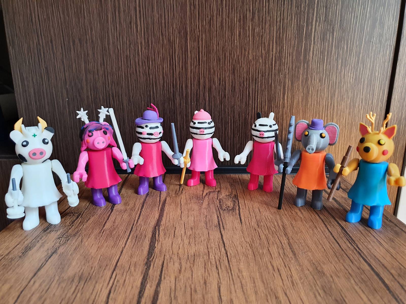 Elly, Dessa, Mrs Cow, Sabrina, Zizzy, Zee, Zuzy fullbody figures