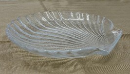 Vintage Arcoroc 5.5&quot; Coquillage Clear Glass Clam Shell Plate Replacement -France - £3.88 GBP