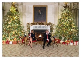 Donald Trump &amp; Melania Trump Taking Santa Tracker Calls 5X7 Photograph Reprint - £6.63 GBP