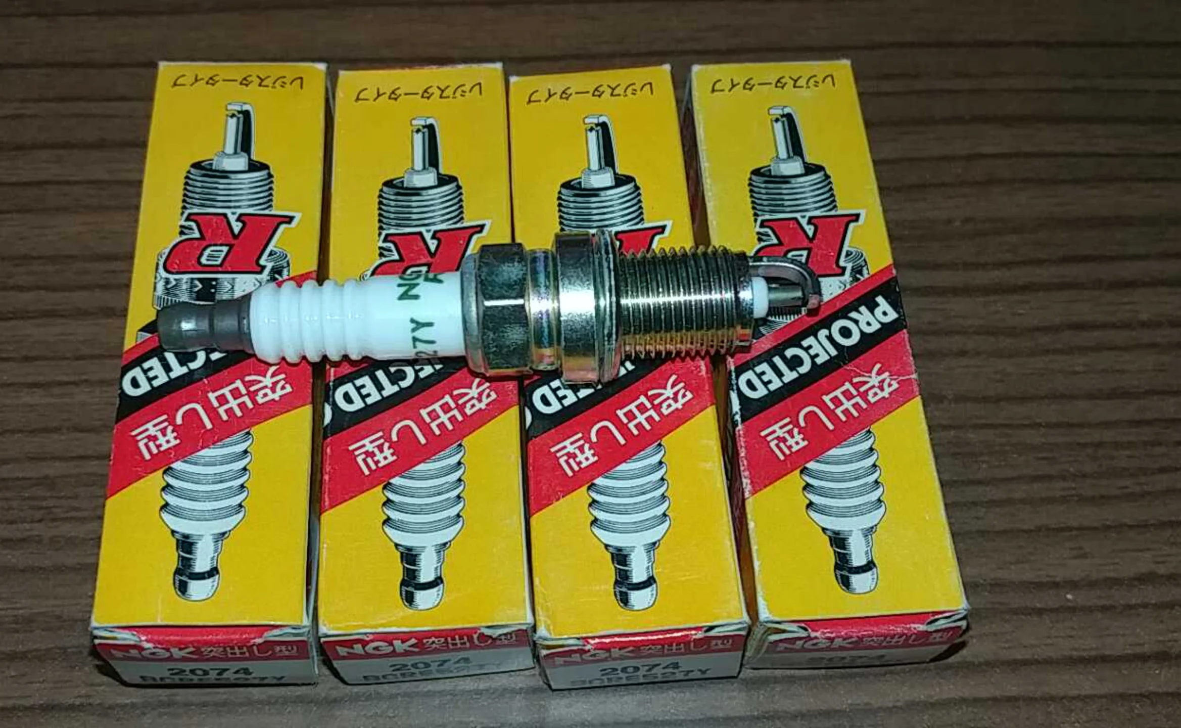 Toyota Carina 2, Corolla 87-92 Engine 4A  Spark plugs NGK 2074  (4pcs) - $46.97 CAD
