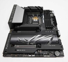 ASUS ROG CROSSHAIR X870E HERO AMD AM5 ATX Motherboard image 3