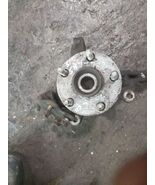 Passenger Front Spindle/Knuckle FWD Without ABS Fits 03-08 MATRIX 1084857 - $2,984.56 MXN