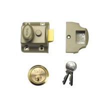 Yale Locks 706PB Traditional Nightlatch Polished Brass 40mm Backset (Box... - $63.00