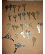 Vintage Padlock Keys Lot  39 pieces - $165.85 MXN