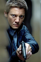 Jeremy Renner Holding Gun The Bourne Legacy 18x24 Poster - £19.23 GBP