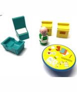 Vintage Fisher Price Little People With Furniture &amp; Accessories - $363.83 MXN