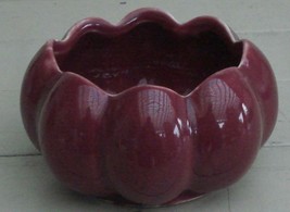 An item in the Pottery & Glass category: Nice Ceramic Scalloped Dip Bowl, VERY GOOD CONDITION, GREAT COLOR