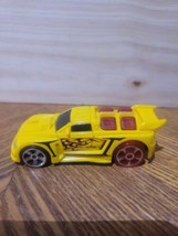 2006 Hot Wheels Back Beat RUMBLERS w/ LIGHTS ACTION DieCast L3290 Yellow - $6.11