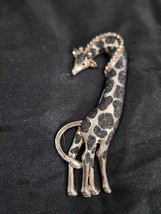 Awesome 4&quot; Large Giraffe Brooch Pin.  Sparkly Goldtone.  So Nice. - $18.42 CAD