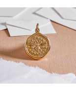 Bronze Wax Seal Bee Charm 22x15mm - $259.67 MXN