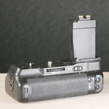 Meike MK-550D Battery Grip for T2i T3i T4i T5i DSLR Camera &amp; LP-E8 Battery - £17.37 GBP