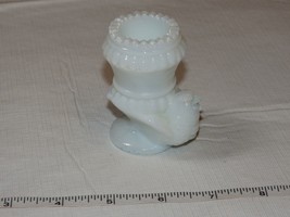 Milk glass Bird dove white toothpick holder vintage RARE 2&quot; wide X 2 3/4&quot; tall~ - £14.39 GBP