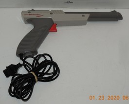 Vintage Nintendo Entertainment System NES Gray Zapper Gun Controller - £19.21 GBP