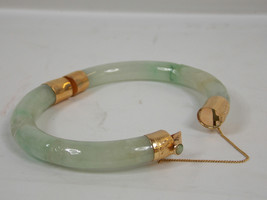 14KT Yellow Gold &amp; Green Jade Bangle Bracelet #276 - $32,923.04 MXN