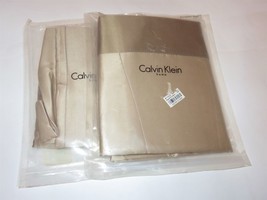2 Calvin Klein Brushstroke Silk Euro shams $330 - £105.86 GBP