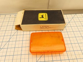 John Deere R128028 Amber Lens Only - $24.98