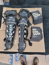 Easton Intermediate Age 12-15 Baseball Catchers Leg And Knee Guards Black - $744.40 MXN
