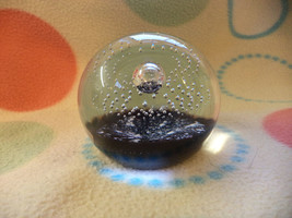 Andrew Holmes Scottish Borders Art Glass  Control Bubble  Paperweight - $18.61