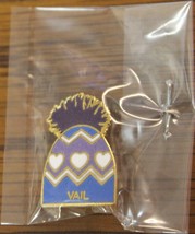 Vail Ski Lapel Skiing Pin Toboggan Beanie Hat Badge Souvenir Travel Colorado Co - £10.38 GBP