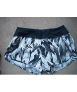 womens running shorts size small Nike dry-fit lined nwot multi color - $437.15 MXN