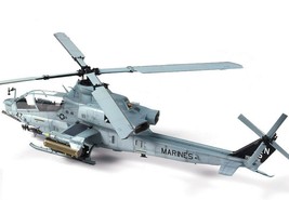 Academy 12127 1:35 Scale USMC US Marine Corps AH-1A Shark Mouth Hobby Model Toy image 2