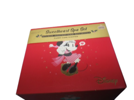 The Creme Shop Limited Edition Disney Minnie Mouse 3 Piece Sweetheart Spa Set - £17.40 GBP