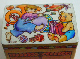 Pintada a Mano Caja de Madera&quot; Niño Y Oso de Peluche&quot; Por Dimitry Zhukov... - £47.05 GBP
