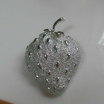 Signed Sarah Coventry Silver-tone Strawberry Brooch - $12.88 CAD