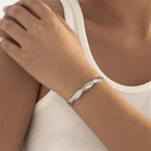 Silver-Plated Herringbone Chain Bracelet - £11.00 GBP