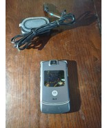 Motorola RAZR - silver  (Unlocked) Cellular Phone-RARE VINTAGE-SHIPS N 2... - £100.26 GBP