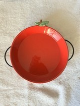 Avon, 10&quot; Red Apple Pie Pan with Black Metal Rack, So Cute! - $364.38 MXN