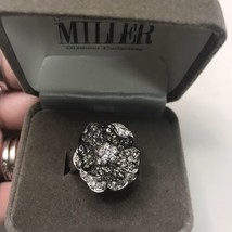 Vintage NOLAN MILLER Black &amp; White Rhinestone Flower Ring Size 9 Original Box - £22.41 GBP