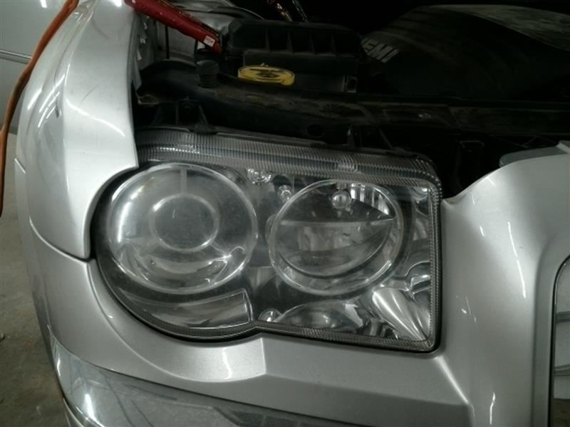 Primary image for Passenger Right Headlight Halogen With Projector Fits 05-07 300 104572705
