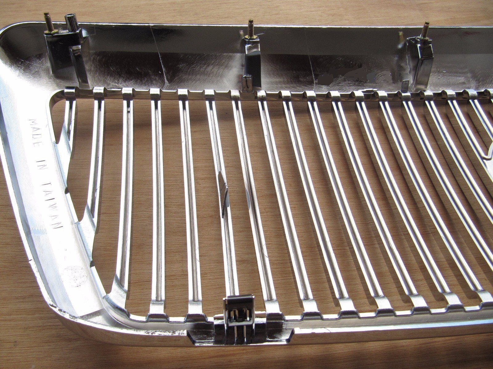 Front Chromed Grille fits Mercury Grand Marquis 2003-2005 FO1200406 Item image 7
