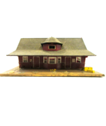 Vtg Revell 985 HO Building Railroad Small Town Staton Built up Lot-E - $7.87