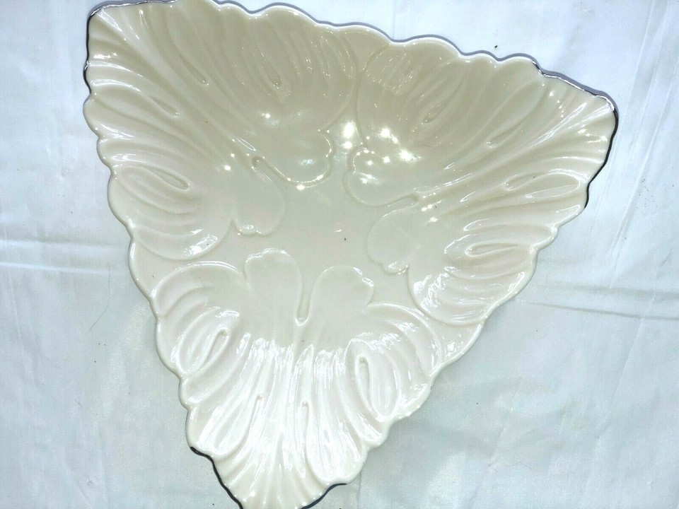 Vintage Lenox Goldmark USA Triangular Leaf Dish - £14.97 GBP