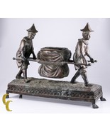 Maitland-Smith Bronze Sculpture De Deux Garçons avec Un Litière - $654.89