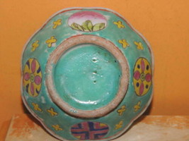 Chinese 4&quot; x 4&quot; Hand Painted Bowl pomegranate Famille Verte Antique Lobed Footed - £23.36 GBP