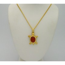 New Old Stock 1970&#39;s Gold Tone Figural Turtle Red Cornelian Pendant Necklace - £9.43 GBP